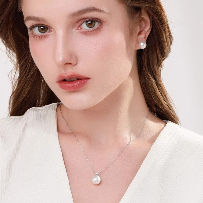 Jewelry Australian white pearl earrings, 18K gold pin earrings
