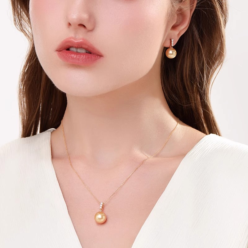 Pearl earrings, 18K gold and diamond earrings, elegant and luxurious high-end earrings