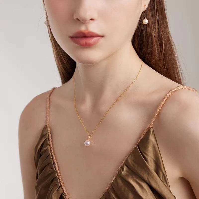 Akoya Pearl Pendant 18K Gold Melon Seed Buckle Necklace Round Seawater Pearl Clavicle Chain Gift Elegant Jewelry for Women