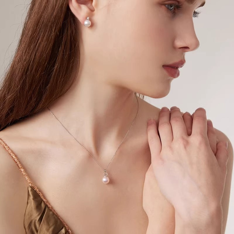 Akoya Pearl Pendant Crown 18K Gold Necklace Round Akoya Saltwater Pearl Clavicle Necklace Pendant Jewelry High-End Feel