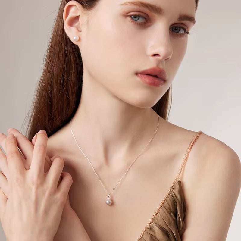 Akoya Pearl Pendant 18K Gold Diamond Necklace Round Seawater Pearl Clavicle Chain Premium Temperament Jewelry