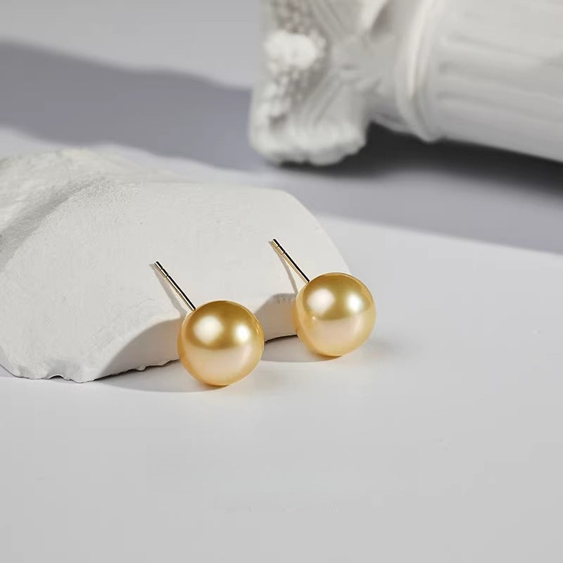 South Sea pearl earrings, 18K gold, perfectly round natural seawater pearls, elegant and high-quality jewelry.