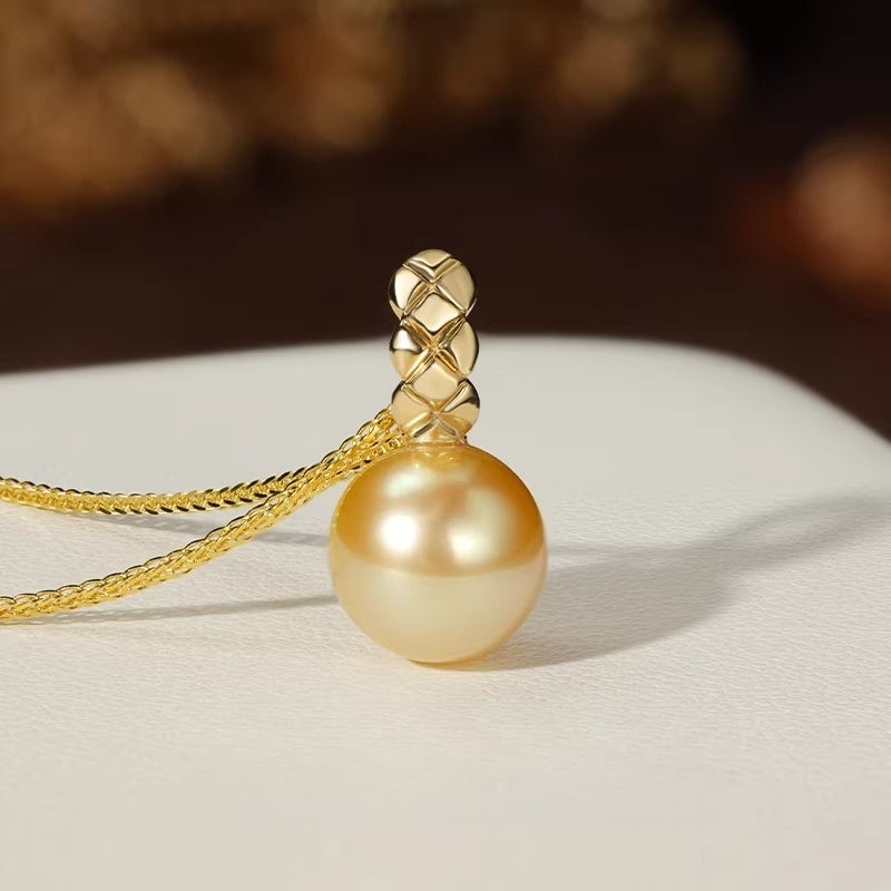 South Sea Gold Pearl Pendant 18K Gold Natural Seawater Pearl Necklace Choker Lightweight Luxury Jewelry High-End Feel