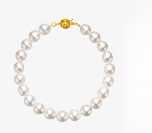 Natural Pearl Bracelet 18K Gold Lantern Clasp Elegant Freshwater Pearl Jewelry for Women