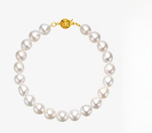 Natural Pearl Bracelet 18K Gold Lantern Clasp Elegant Freshwater Pearl Jewelry for Women