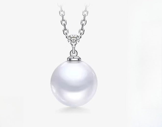 Australian white pearl pendant, 18K gold diamond necklace, high-end jewelry, saltwater pearl choker, elegant and sophisticated accessory.