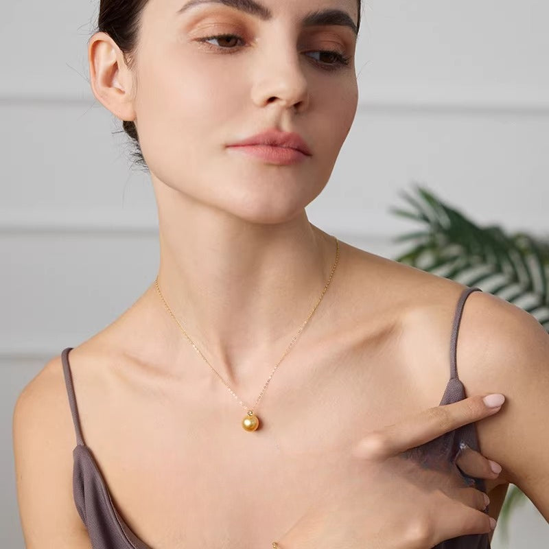South Sea Golden Pearl Pendant, 18K Gold Single Diamond Necklace, Simple Clavicle Chain, Seawater Pearl Pendant, Jewelry Gift