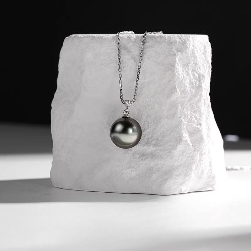 Tahitian Black Pearl Pendant, 18K Gold Diamond Necklace, High-End Jewelry, Saltwater Pearl Choker for Women