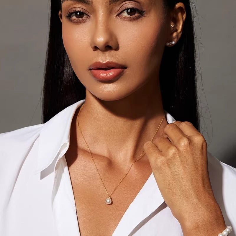 Small Golden Pearl Freshwater Pearl Pendant 18K Gold Natural Pearl Necklace Clavicle Chain Versatile Jewelry Girlfriend Gift