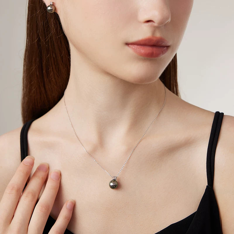 Tahitian Black Pearl Princess Pendant Necklace 18K Gold Perfectly Round High Luster Saltwater Pearl Clavicle Chain Jewelry