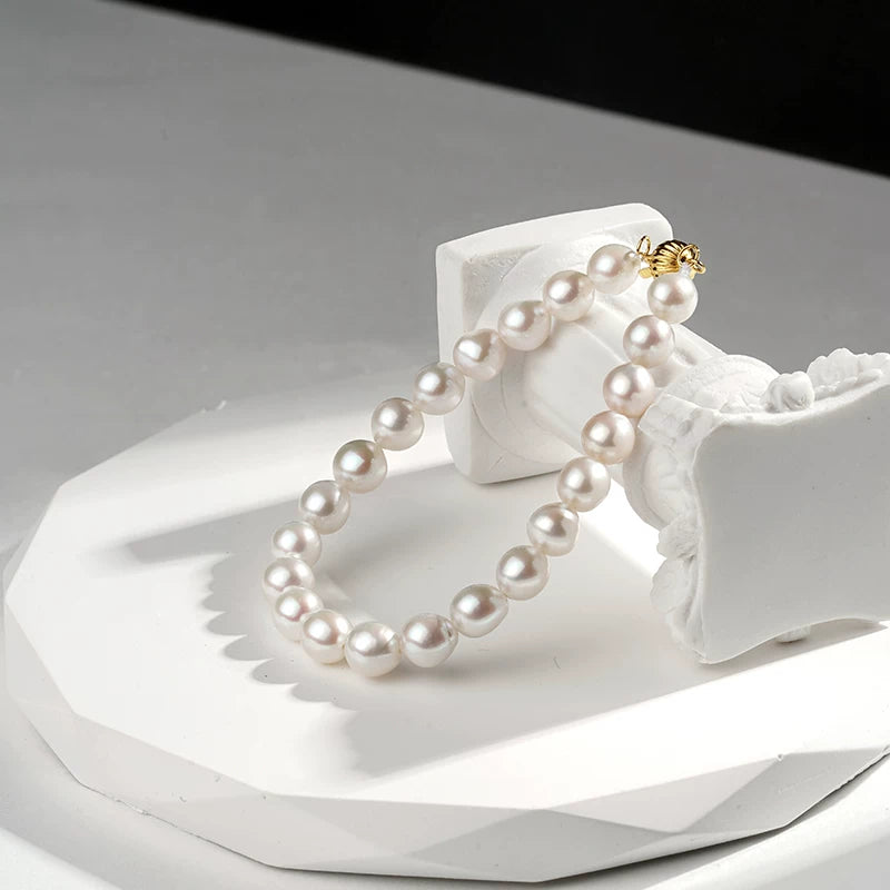 Natural Pearl Bracelet 18K Gold Lantern Clasp Elegant Freshwater Pearl Jewelry for Women