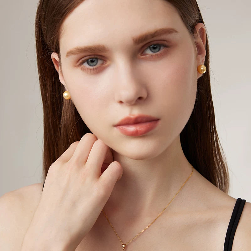 South Sea pearl earrings, 18K gold, perfectly round natural seawater pearls, elegant and high-quality jewelry.