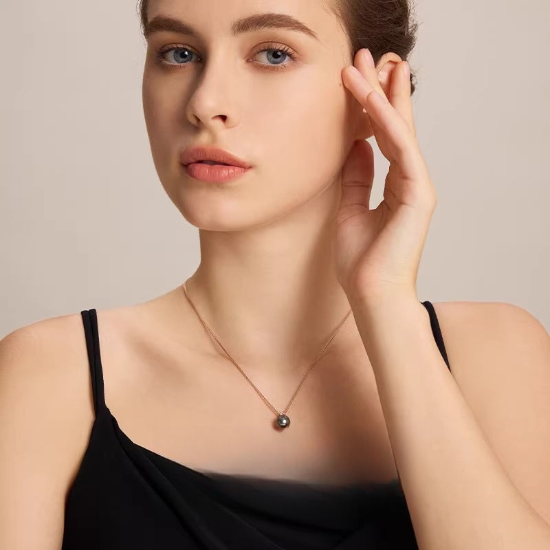 Tahitian Black Pearl Pendant, Princess-Cut, 18K Gold, Seawater Pearl, Light Luxury, Clavicle Chain, Elegant Jewelry, Versatile Necklace