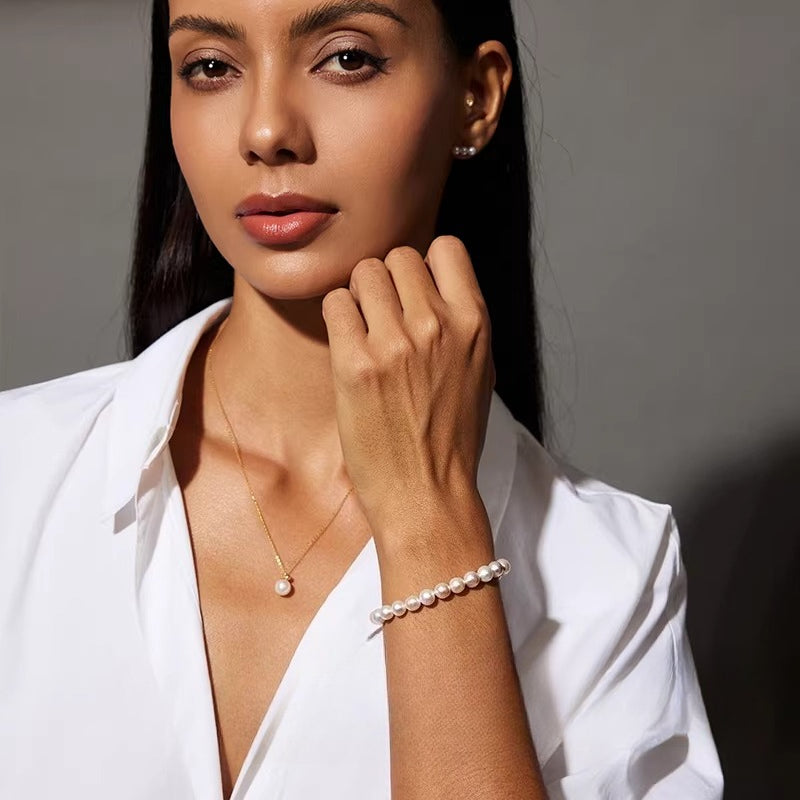 Natural Pearl Bracelet 18K Gold Lantern Clasp Elegant Freshwater Pearl Jewelry for Women