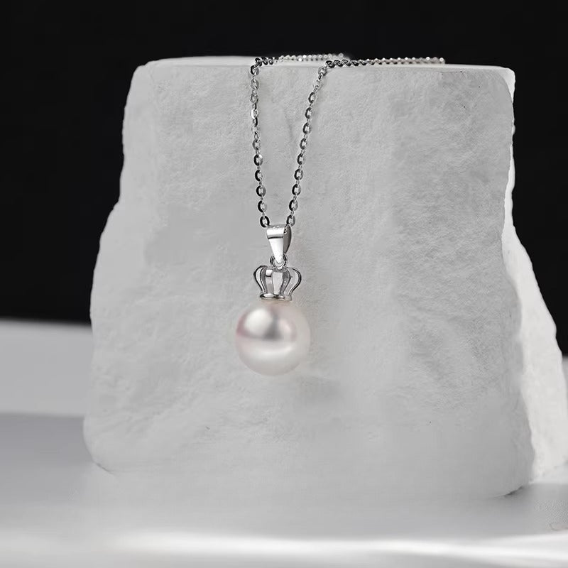 Akoya Pearl Pendant Crown 18K Gold Necklace Round Akoya Saltwater Pearl Clavicle Necklace Pendant Jewelry High-End Feel
