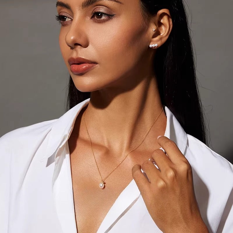 Small Golden Pearl Freshwater Pearl Pendant 18K Gold Natural Pearl Necklace Clavicle Chain Versatile Jewelry Girlfriend Gift
