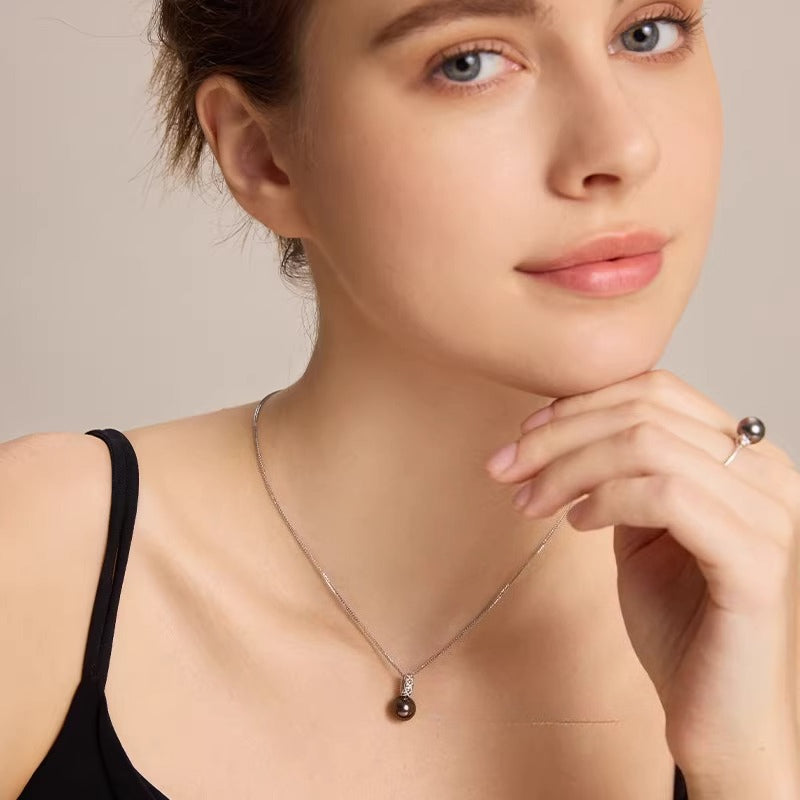 Tahitian Black Pearl Pendant, 18K Gold, Light Luxury, Seawater Pearl Necklace, Elegant Neck Adornment, Collarbone Chain, High-End Feel