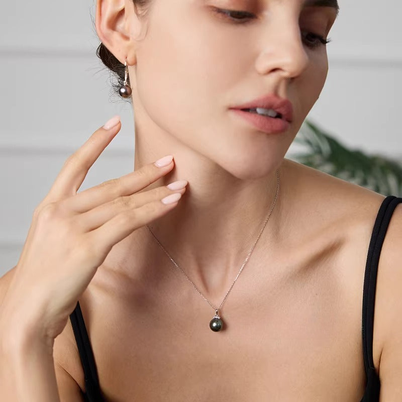 Tahitian Black Pearl Eyelash Pendant 18K Gold Diamond Necklace Round Seawater Pearl Pendant Jewelry