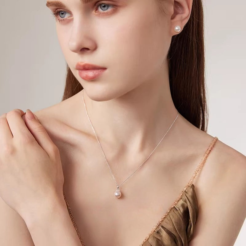 Akoya Pearl Pendant 18K Gold Diamond Necklace Round Seawater Pearl Clavicle Chain Premium Temperament Jewelry